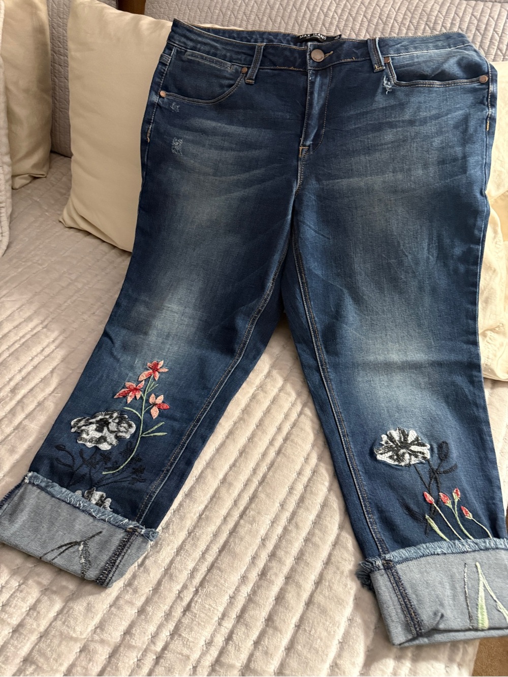 Max Jeans Dark Blue Cropped Embroidered Floral Jeans